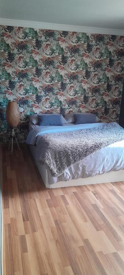 Apartamento California Only Men Bungalows